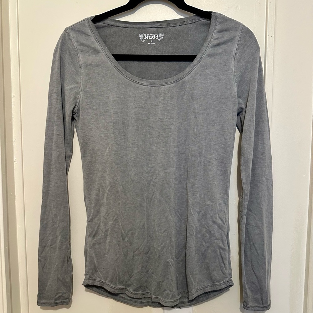 Light Gray Basic Long sleeve Round Neck Shirt juniors size MEDIUM